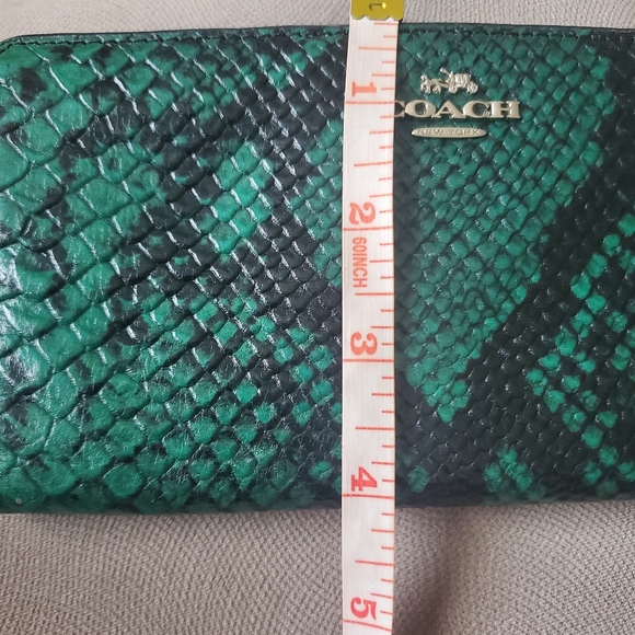 COACH 1941 Emerald Green wallet WOMEN'S - Picture 5 of 9